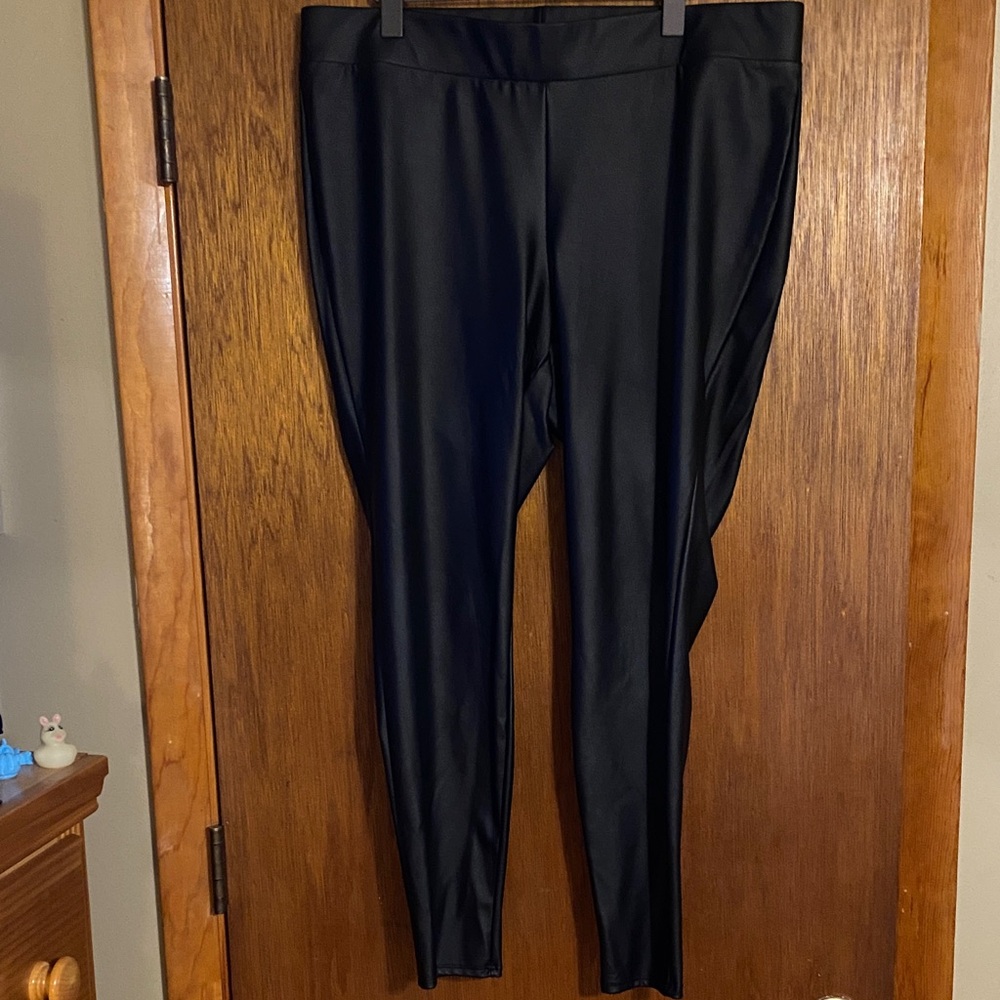 Torrid Black Fake Leather Leggings❤️